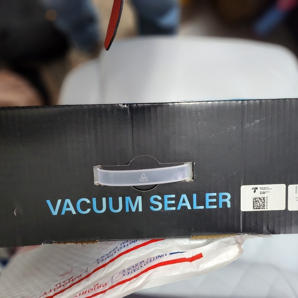 **NWT** MZROT SV618 Vacuum Sealer - Black and Silver - Picture 4 of 4